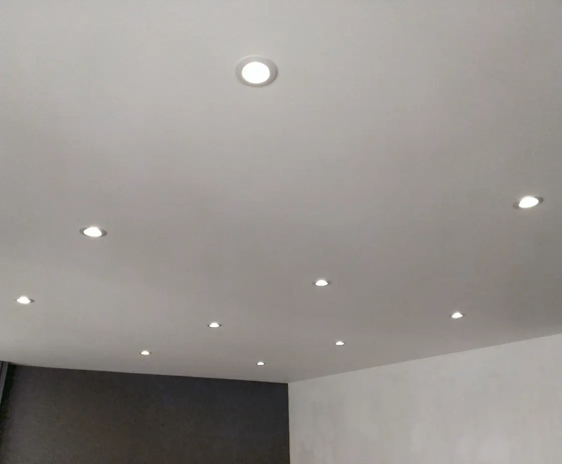 Installation de spots LED